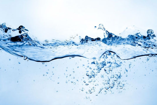 Tout savoir sur l’eau alcaline et ses bienfaits pour la santé